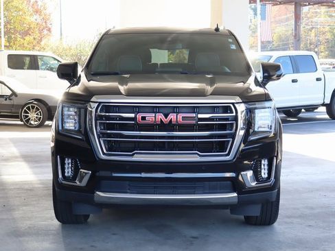 Used 2023 GMC Yukon XL SLT image 9