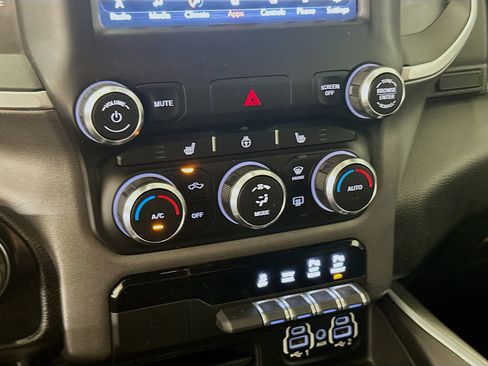 Used 2020 RAM 1500 Big Horn AWD/4WD image 23