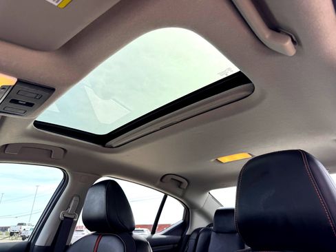 Used 2023 Nissan Sentra SR w/ SR Premium Package image 14