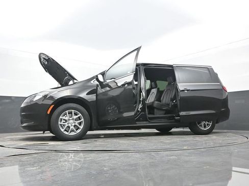 New 2026 Chrysler Voyager LX image 67