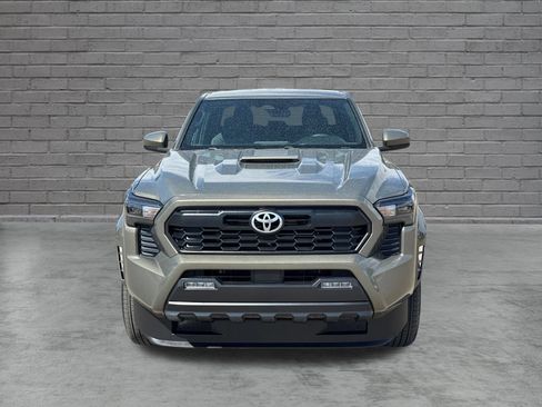 Used 2024 Toyota Tacoma TRD Sport AWD/4WD image 5