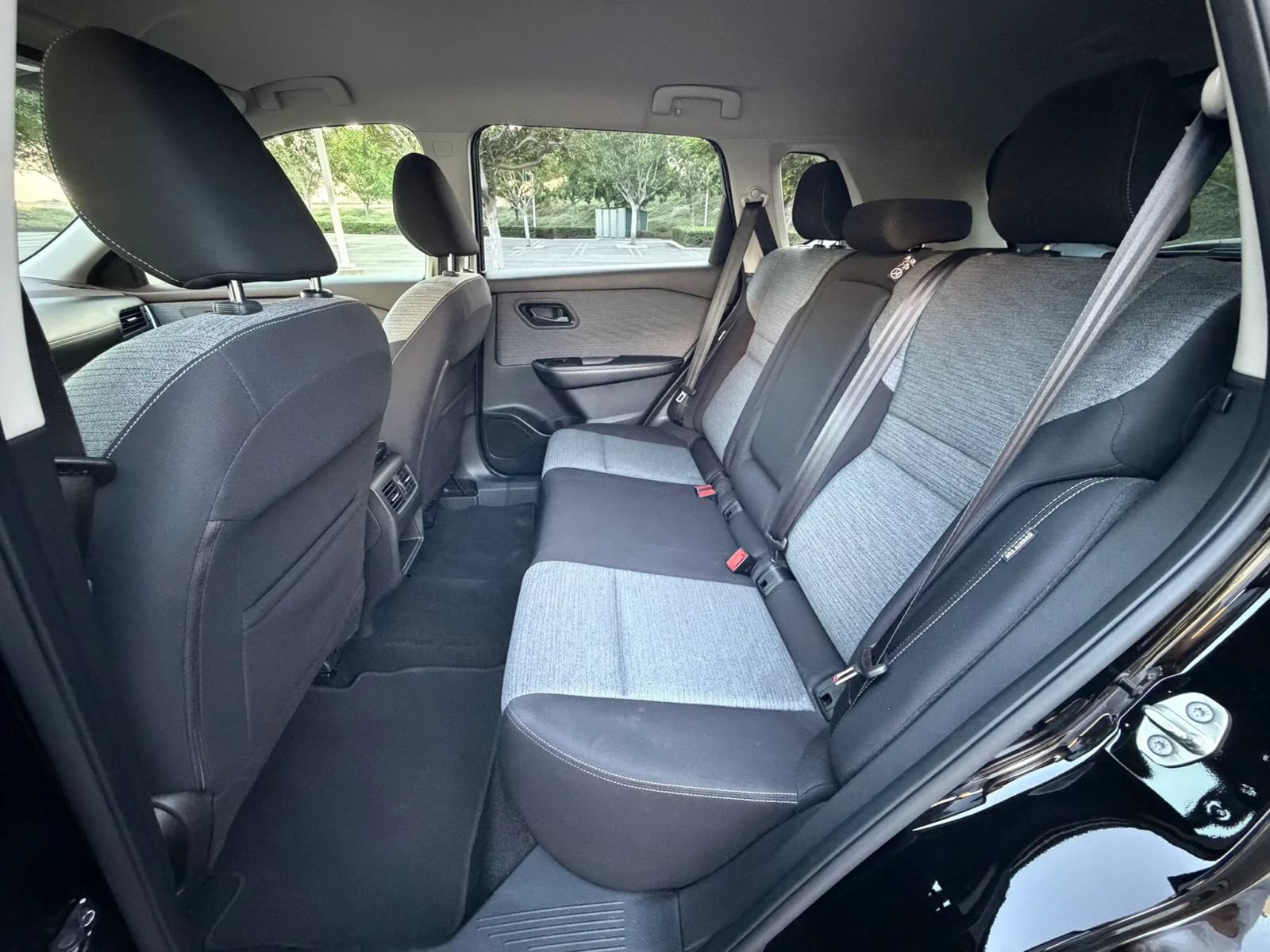 Used 2021 Nissan Rogue S FWD image 11