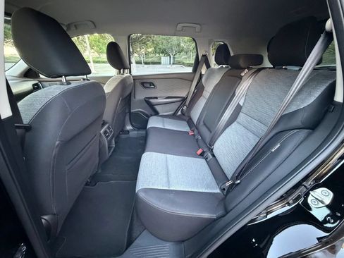 Used 2021 Nissan Rogue S FWD image 11