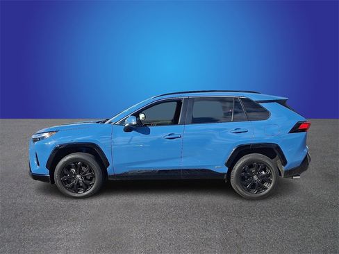 Used 2024 Toyota RAV4 SE w/ Weather Package image 7