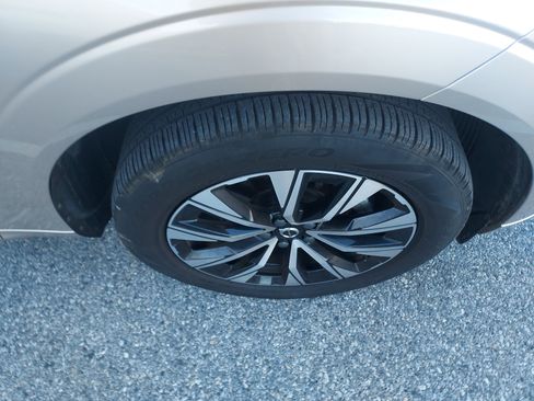 Used 2024 Volvo XC60 B5 Core w/ Climate Package image 12