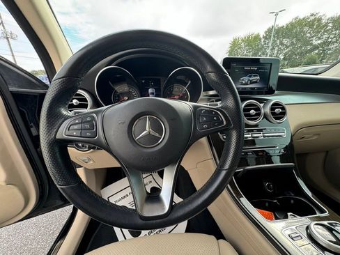 Used 2019 Mercedes-Benz GLC 300 image 6