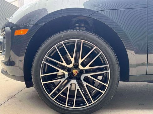 New 2026 Porsche Macan image 12