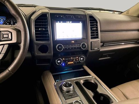 Used 2019 Ford Expedition XLT w/ Equipment Group 202A AWD/4WD image 7