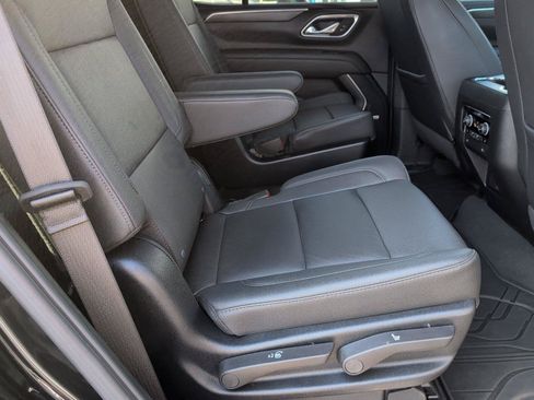 Used 2024 Chevrolet Tahoe Z71 w/ Luxury Package AWD/4WD image 39