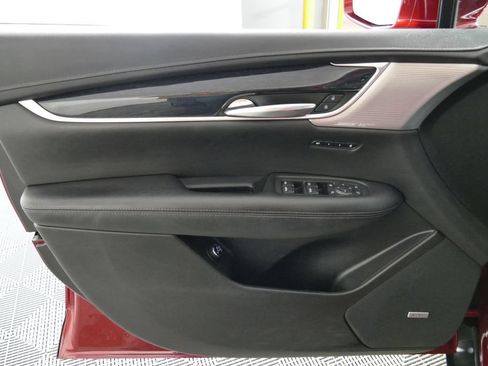 Used 2020 Cadillac XT5 Premium Luxury AWD/4WD image 11