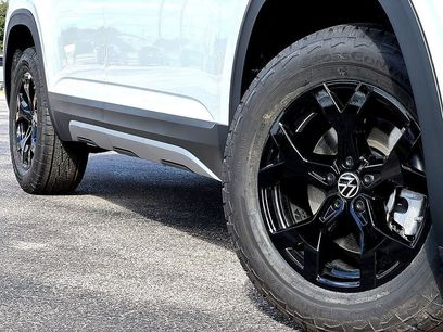 New 2026 Volkswagen Atlas Peak Edition