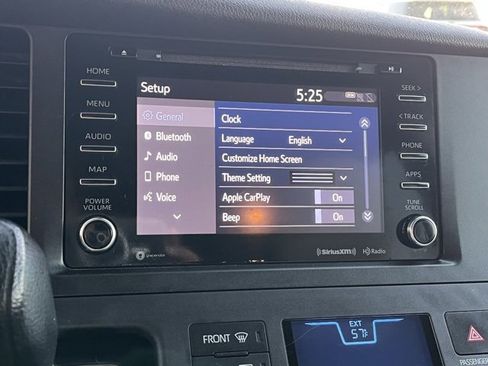 Used 2020 Toyota Sienna LE image 45