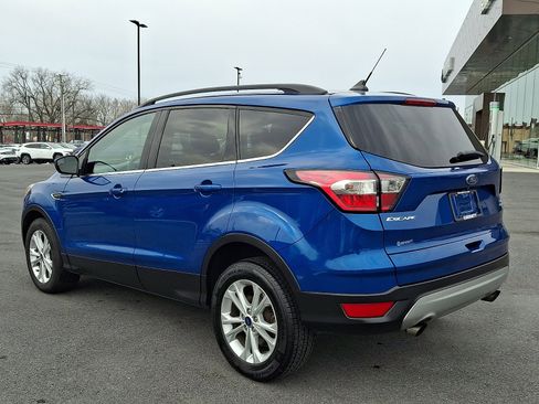 Used 2018 Ford Escape SE w/ SE Sync 3 Package image 4