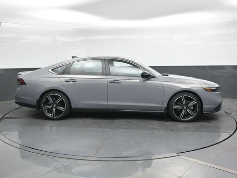 Used 2024 Honda Accord Sport image 3