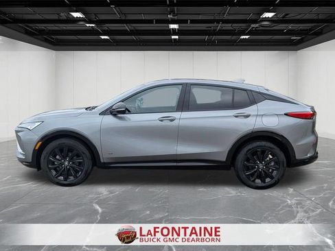 Used 2025 Buick Envista Sport Touring image 2