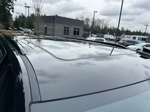 Used 2024 Chevrolet Tahoe Z71 w/ Off-Road Capability Package image 28