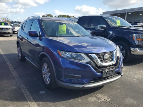 Used 2019 Nissan Rogue SV image 6