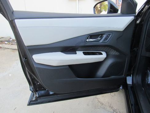 Used 2024 Nissan Ariya FWD image 13