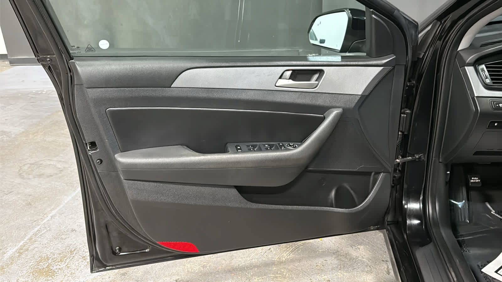 Used 2018 Hyundai Sonata SEL w/ Cargo Package FWD image 9
