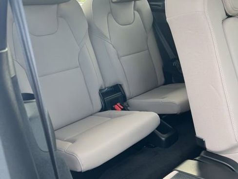 New 2026 Volvo XC90 T8 Plus w/ Protection Package Premier AWD/4WD image 32