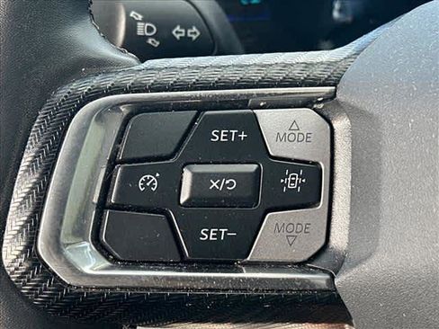 Used 2024 Ford Mustang Coupe RWD image 17