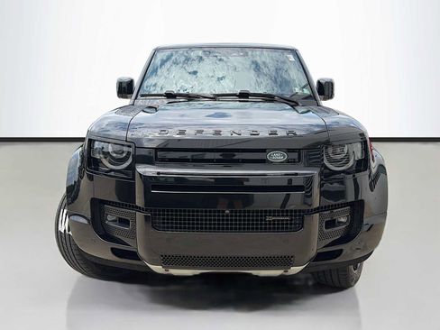 Certified 2022 Land Rover Defender 110 X-Dynamic HSE AWD/4WD image 2