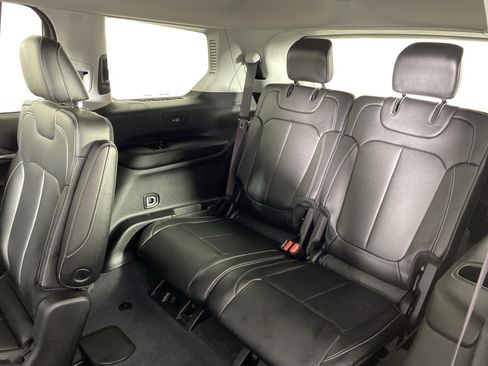 Used 2023 Jeep Grand Cherokee L Limited AWD/4WD image 31