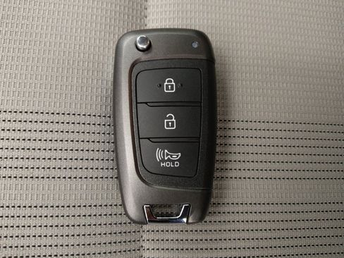 Used 2020 Hyundai Venue SEL image 32