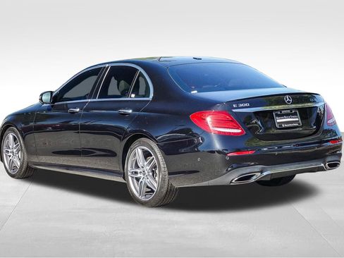 Used 2019 Mercedes-Benz E 300 image 4