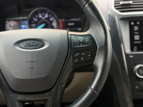 Used 2018 Ford Explorer XLT w/ Equipment Group 202A image 24