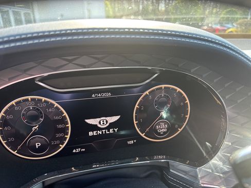 Used 2024 Bentley Flying Spur V8 image 7