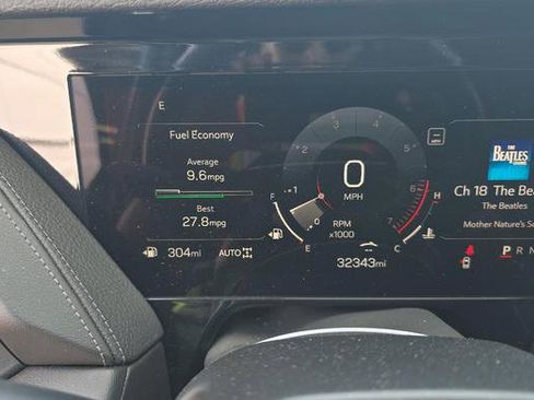 Used 2025 GMC Yukon Denali AWD/4WD image 5