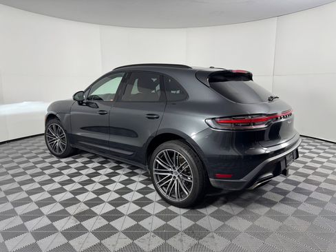 Certified 2025 Porsche Macan image 3