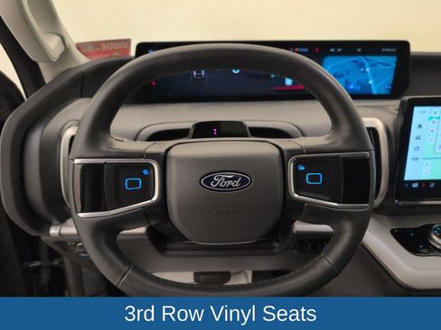 Used 2025 Ford Expedition Active AWD/4WD image 36