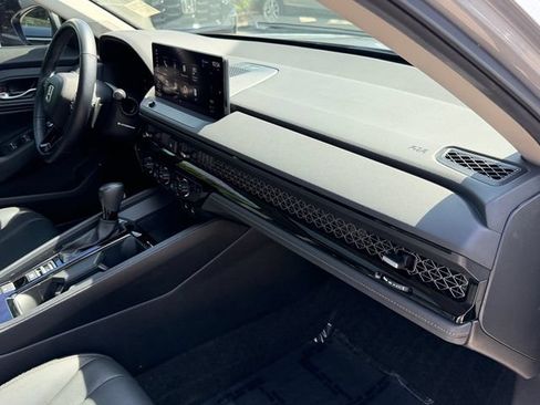 Used 2024 Honda Accord EX-L image 18