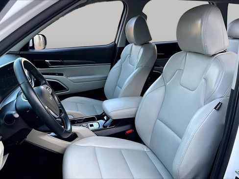 Certified 2025 Kia Telluride S FWD image 8