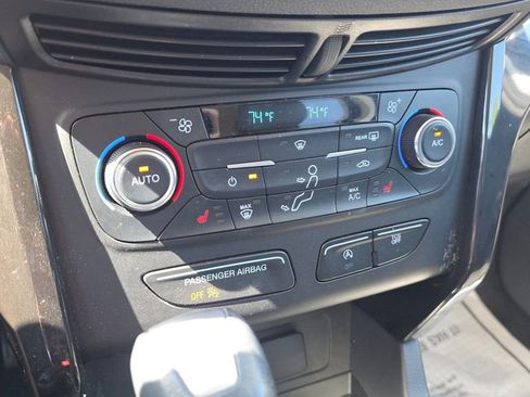Used 2017 Ford Escape Titanium AWD/4WD image 19