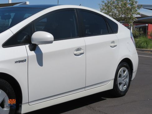 Used 2011 Toyota Prius Three w/ Solar Roof Pkg FWD image 23
