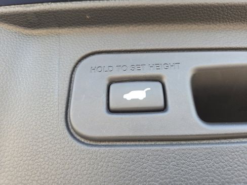 Used 2024 Honda Pilot Touring image 20