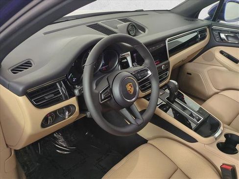 New 2026 Porsche Macan image 4