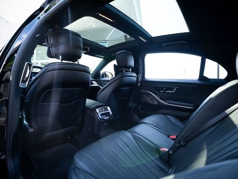 Used 2022 Mercedes-Benz S 500 4MATIC w/ AMG Line Package image 44