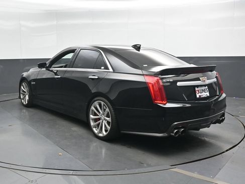 Used 2018 Cadillac CTS V w/ Carbon Fibre Package RWD image 10