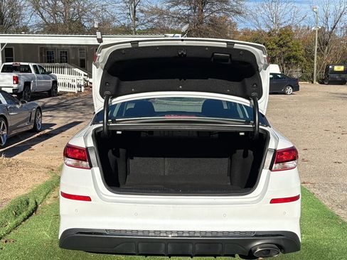 Used 2019 Kia Optima LX image 9
