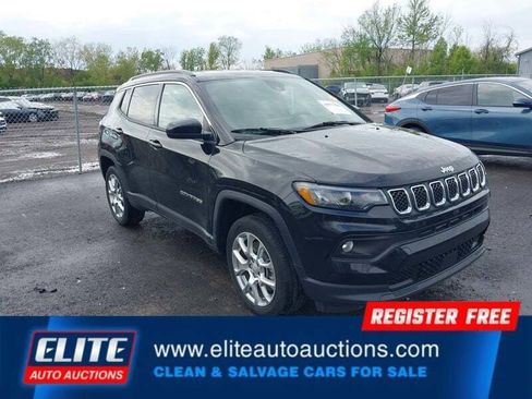 Used 2023 Jeep Compass Latitude AWD/4WD image 1