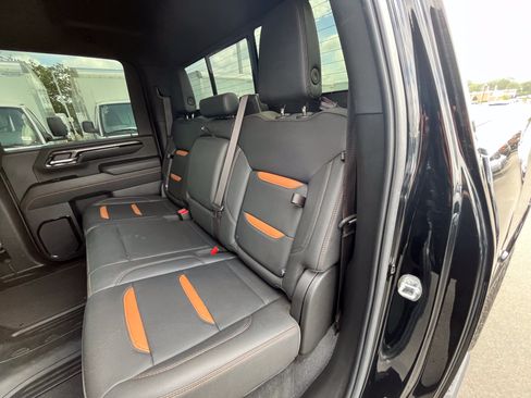 Used 2024 GMC Sierra 2500 AT4 w/ AT4 Premium Plus Package AWD/4WD image 28