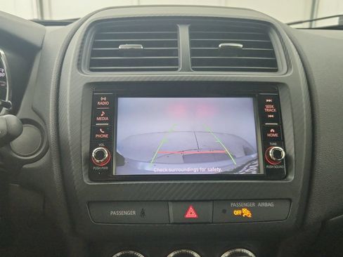 Used 2025 Mitsubishi Outlander Sport ES AWD/4WD image 9