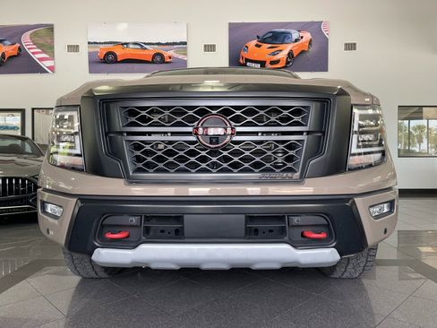 Used 2023 Nissan Titan PRO-4X w/ Pro-4x Convenience Package AWD/4WD image 8