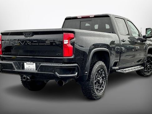 Used 2022 Chevrolet Silverado 2500 LTZ w/ LTZ Plus Package image 12