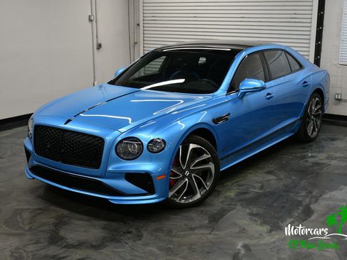 Used 2025 Bentley Flying Spur Plug-In Hybrid image 2