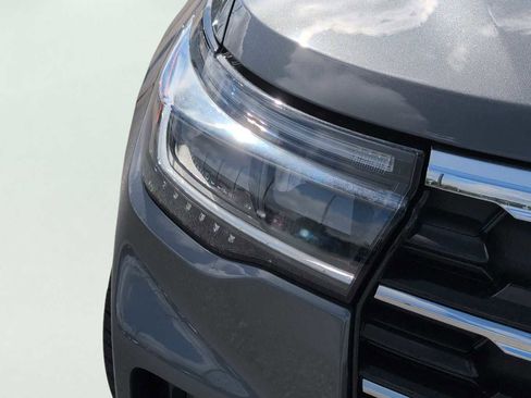 New 2025 Ford Explorer Active w/ Active Comfort Package image 3